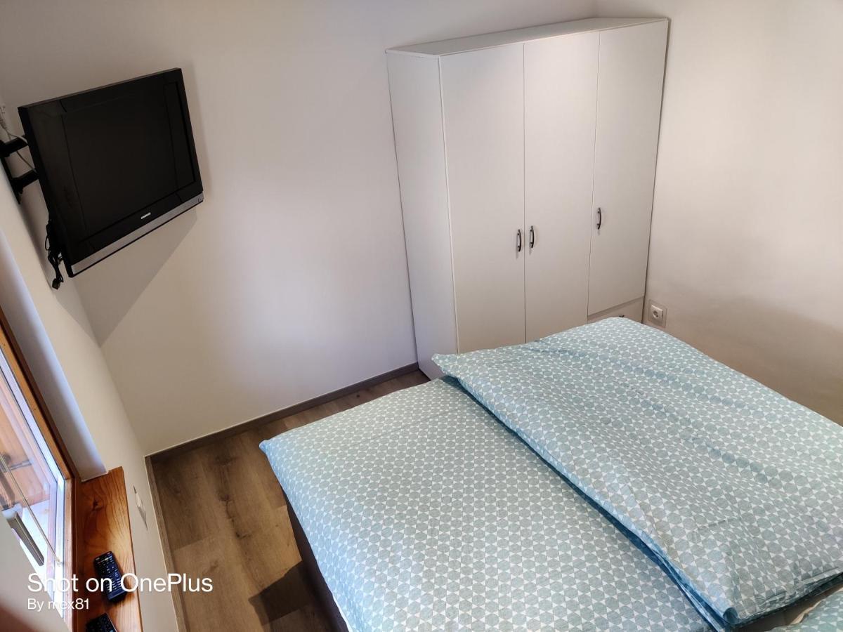 Ferienwohnung Grete, An Der Weinstrasse Ehrenhausen Exteriör bild